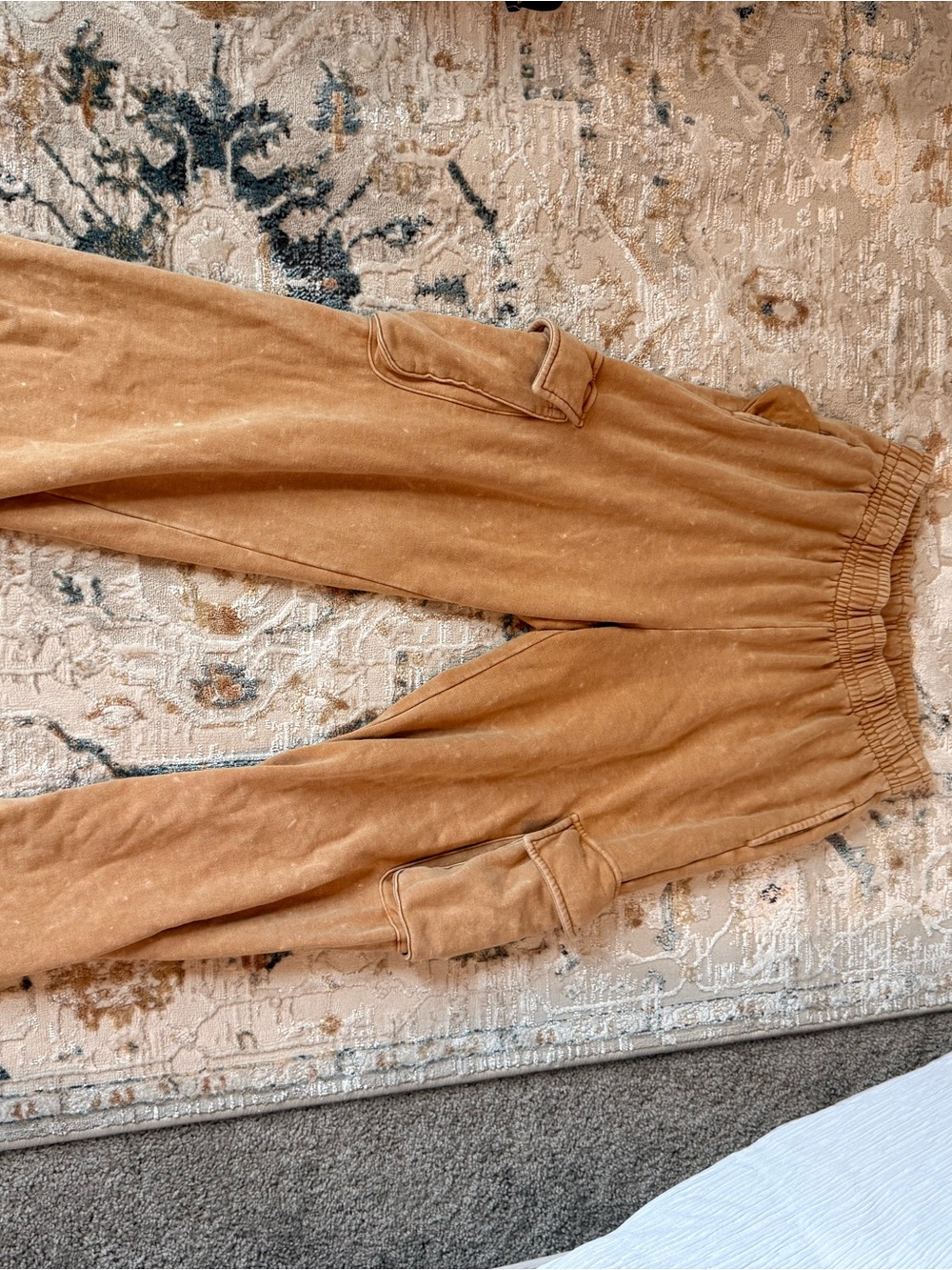 wild fable Wide Leg Cargo Sweatpants in Camel Brown